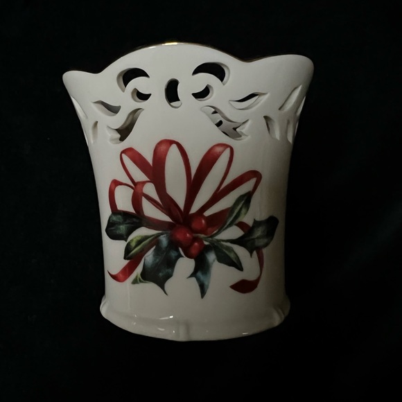 Lenox Home Collection “Winter Greetings” Votive Holder. - Picture 3 of 7